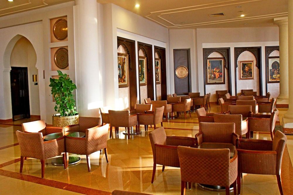 Charmillion Club Resort - Lobby Lounge