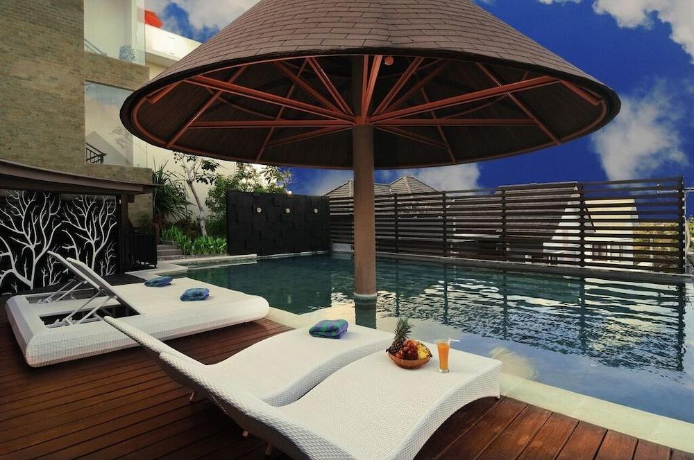 Parkside DenBukit Residence & Suite Jimbaran - Outdoor Pool