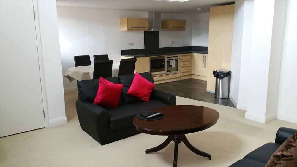 Oxford Serviced Apartments - Castle - Featured Image