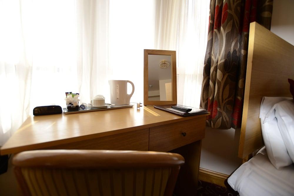 Britannia Inn Hotel - Room