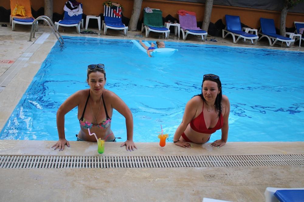 Bin Billa Hotel - Pool