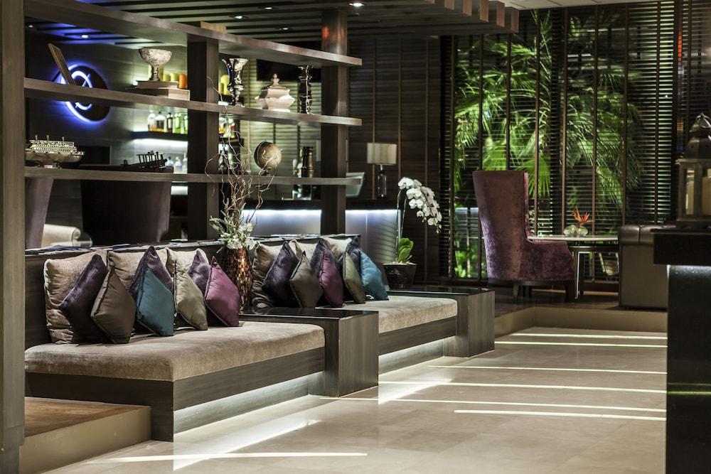 The Continent Hotel Sukhumvit / Asok BTS Bangkok by Compass Hospitality - Lobby Sitting Area