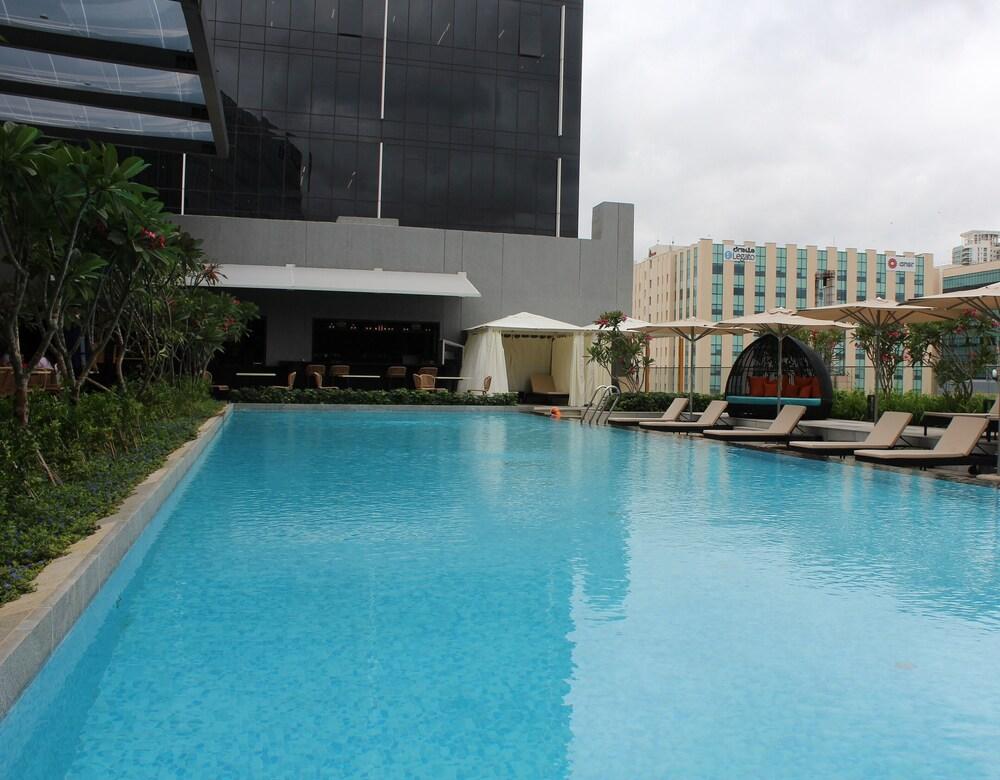 Hilton Garden Inn Bengaluru Embassy Manyata Business Park - Rooftop Pool