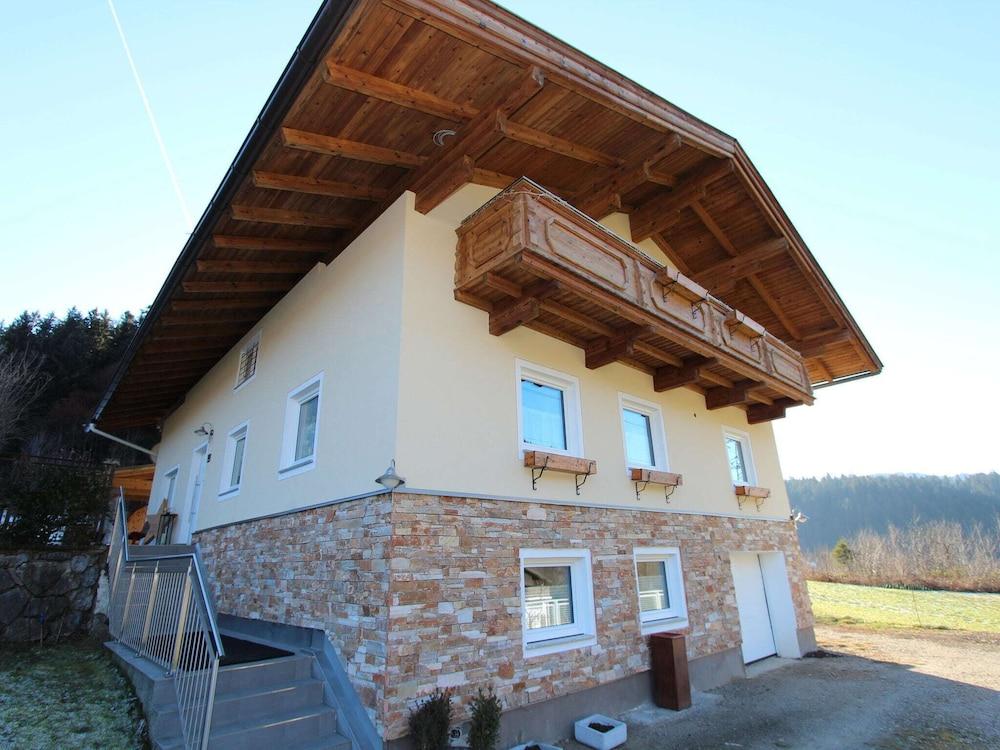 Spacious Chalet near Ski Area in Itter - Featured Image