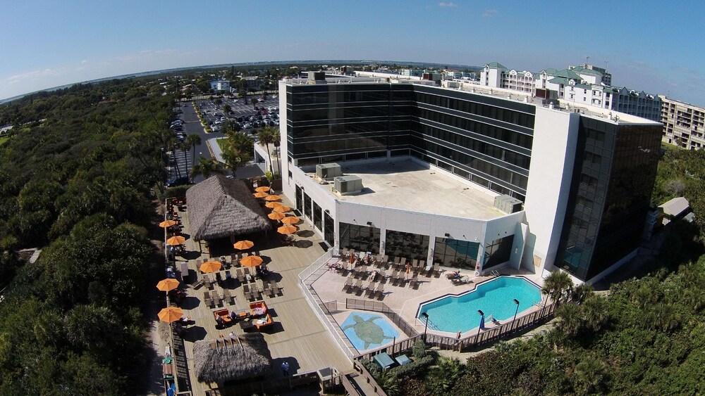 Hilton Cocoa Beach Oceanfront - Exterior