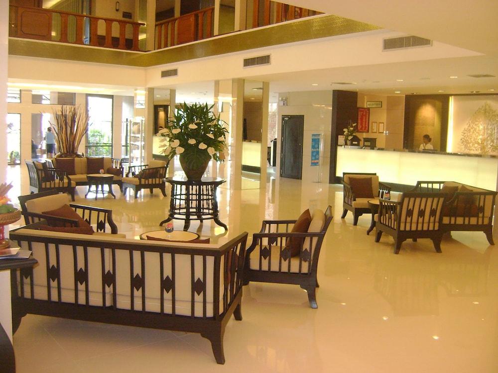Amora Hotel Tapae Chiang Mai - Lobby