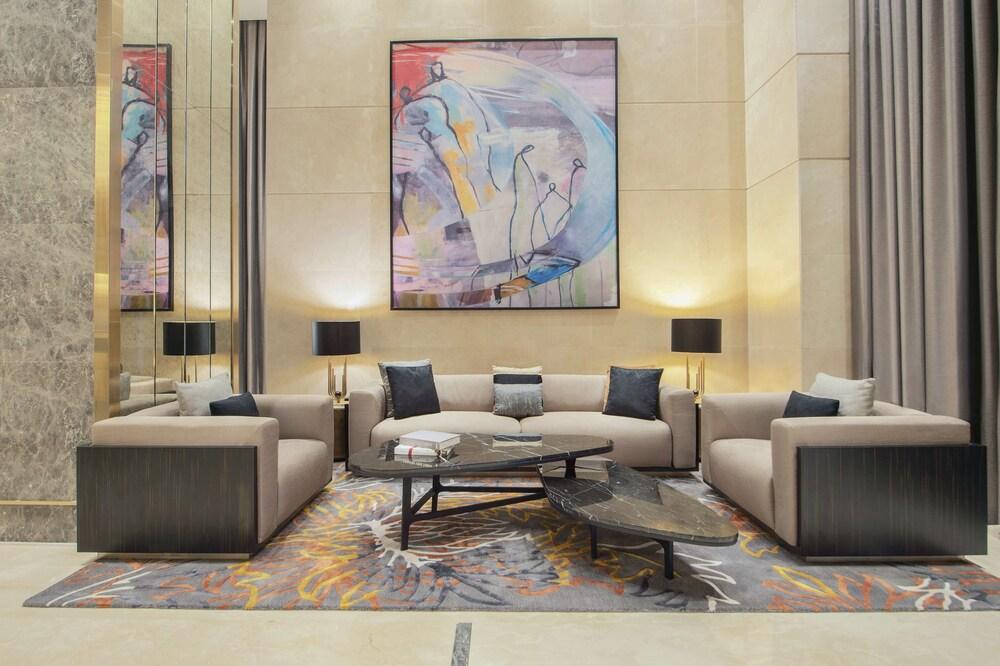 Hilton Doha The Pearl - Lobby