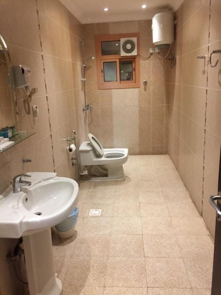 Aseel Hotel Apartment - Bathroom