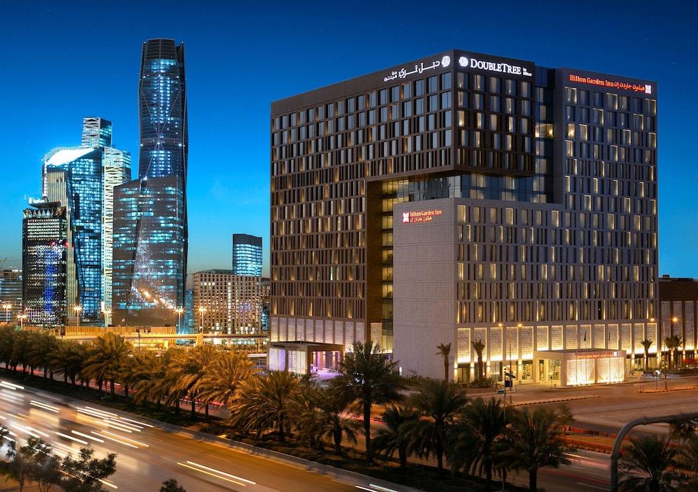 دابل تري من هيلتون الرياض، المركز المالي - الفنادق والأجنحة - Exterior