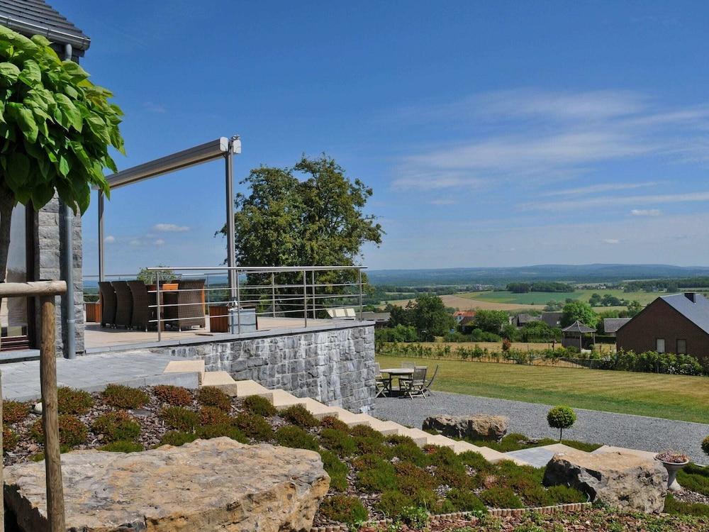 Luxurious Home With a Beautiful View Over the Valley of the Somme - Featured Image