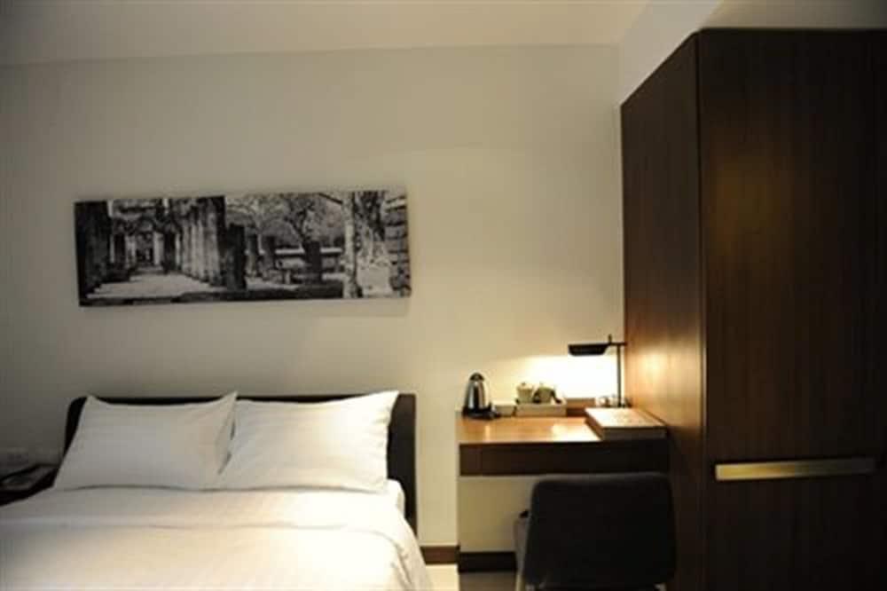S33 Compact Hotel - Room