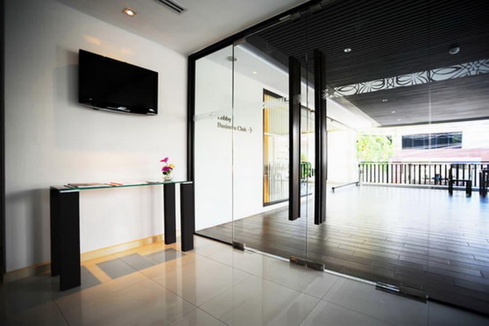 Baan K Residence - Interior Entrance