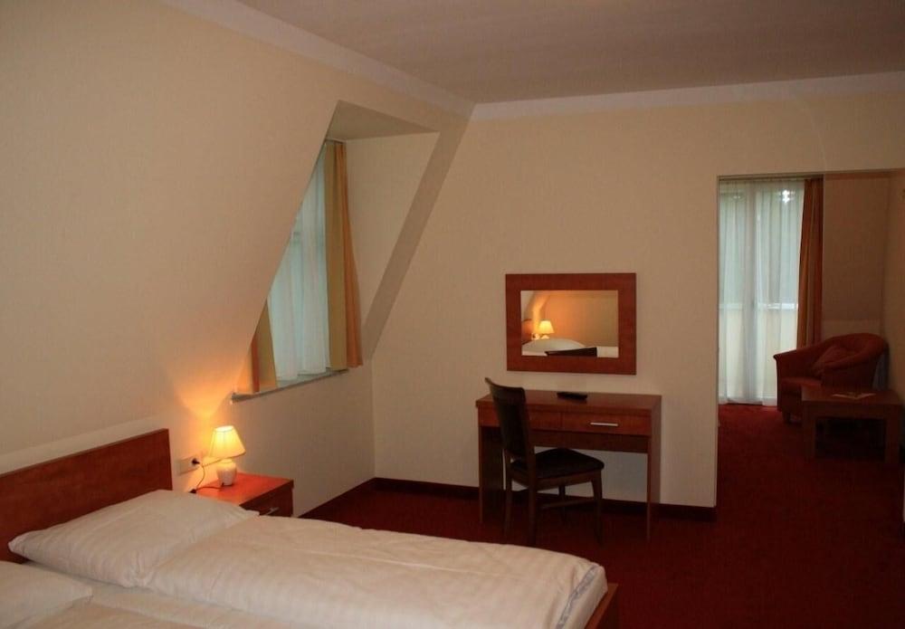 Hotel-Restaurant Marienhof - Room