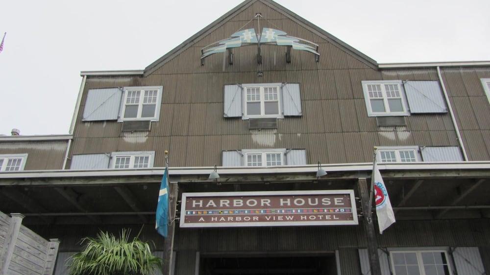 Harbor House at Pier 21 - Exterior