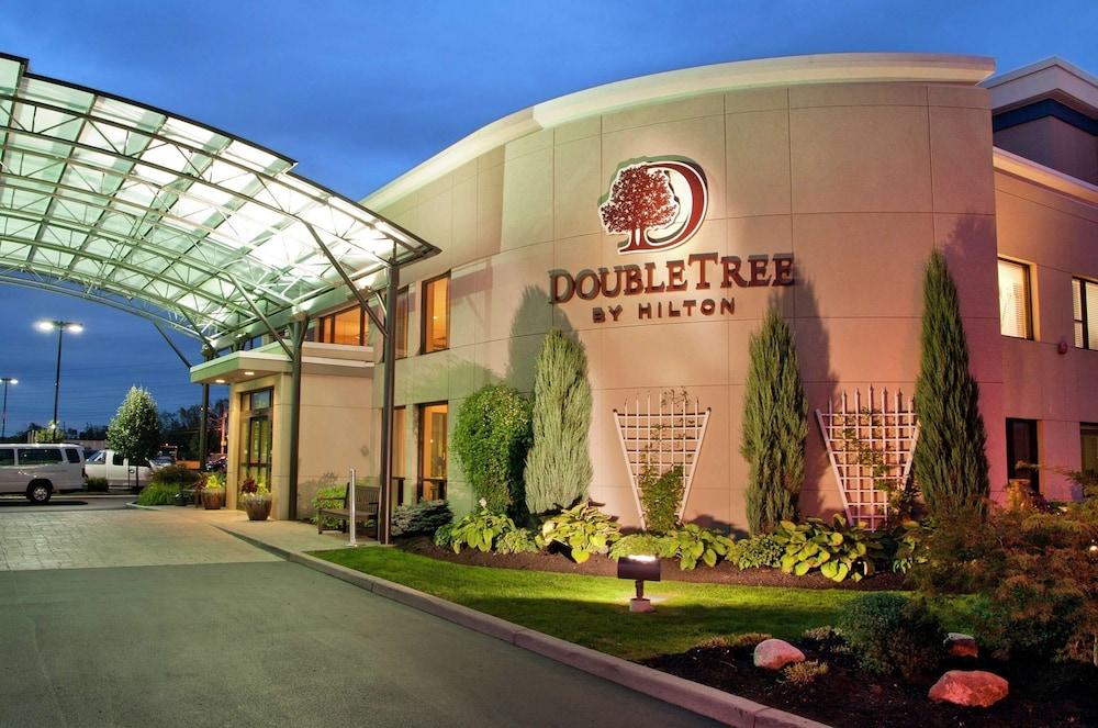 DoubleTree by Hilton Hotel Buffalo - Amherst - Exterior