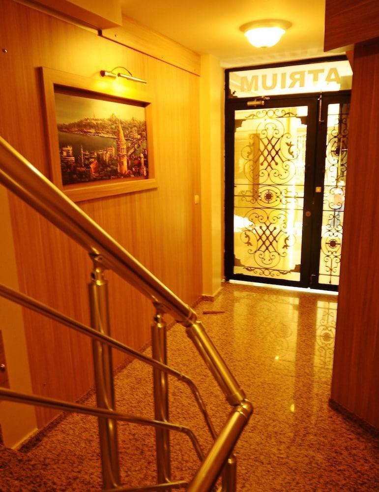 Atrium Suites - Interior