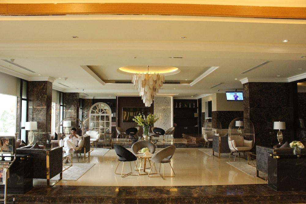 Al Khaleej Palace Deira Hotel - Lobby Sitting Area