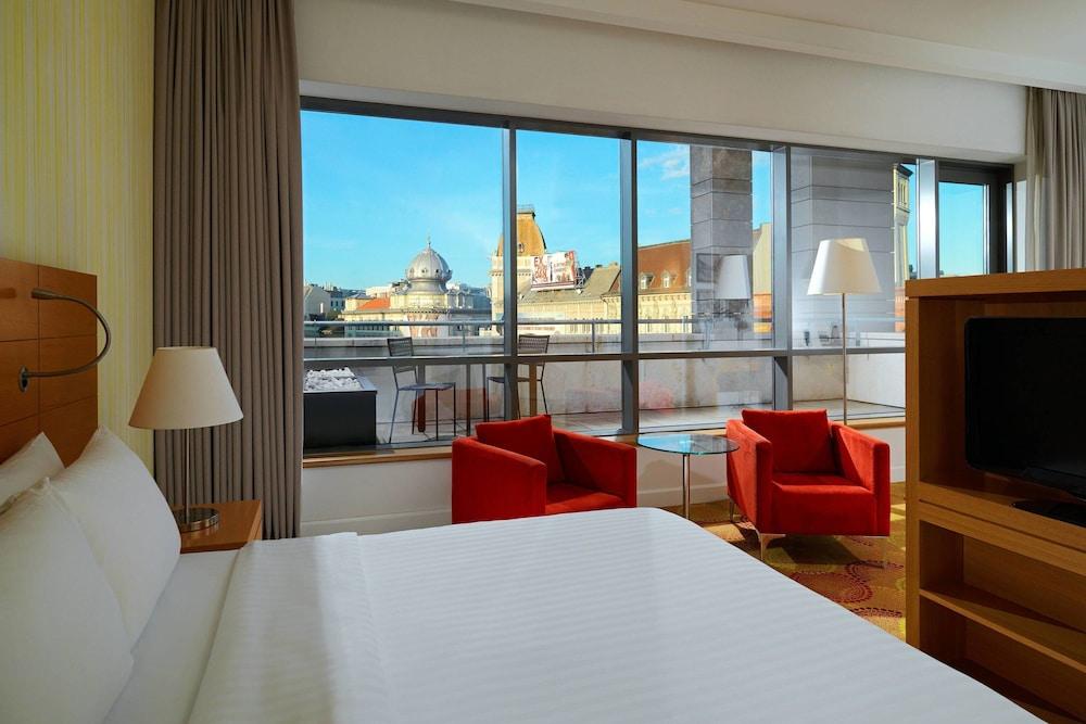 Courtyard by Marriott Budapest City Center - Featured Image