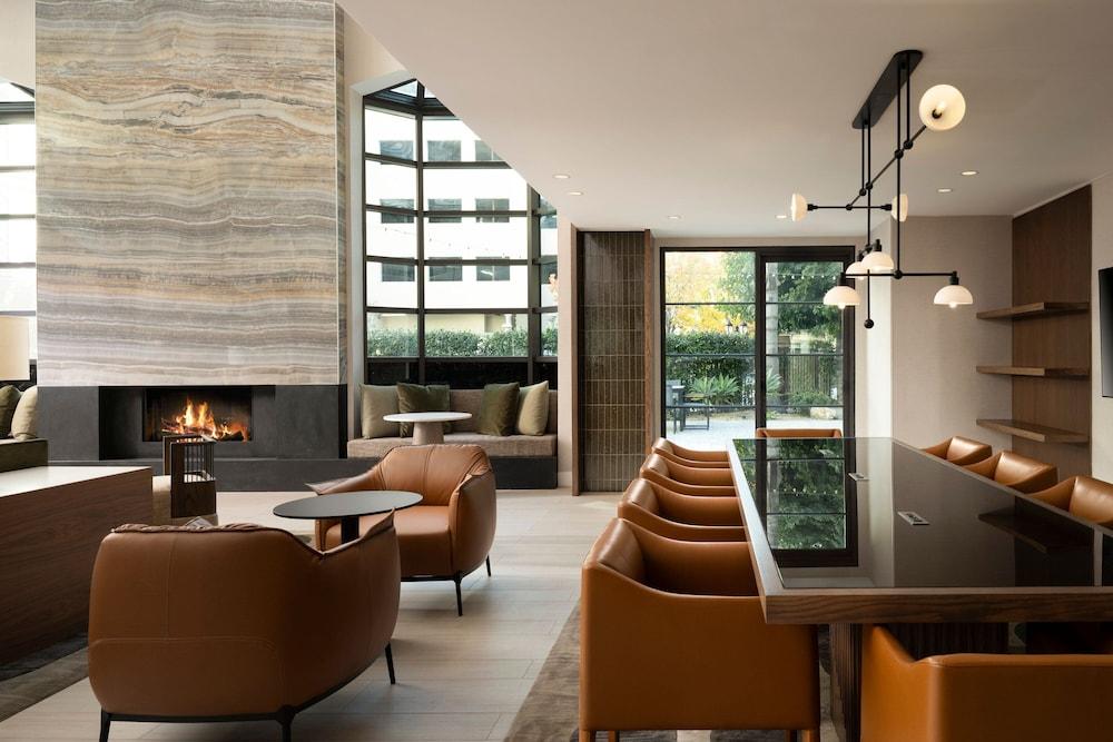 Courtyard by Marriott Pasadena/Old Town - Lobby