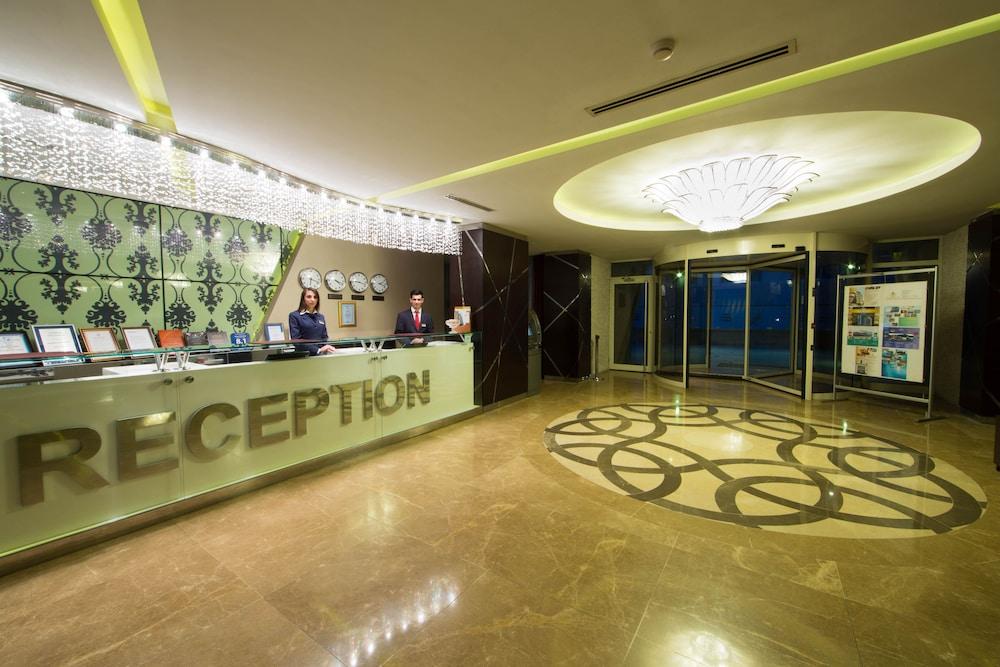 Point Hotel Baku - Lobby