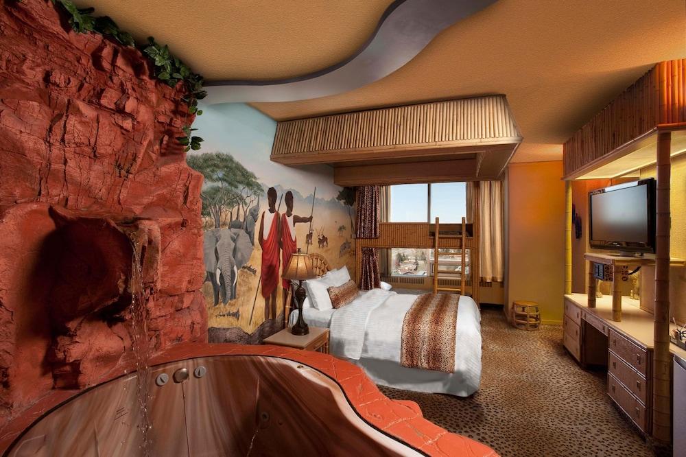 Fantasyland Hotel - Room