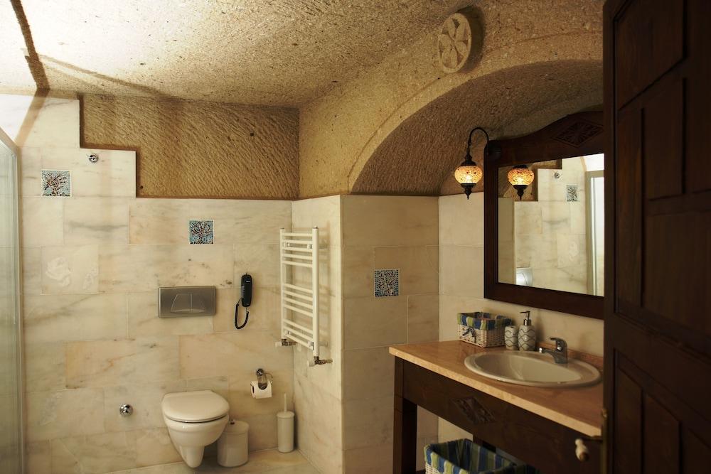 Dreams Cave Hotel - Bathroom