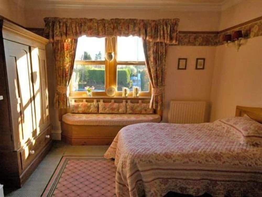 Moor End House Bed & Breakfast - Room