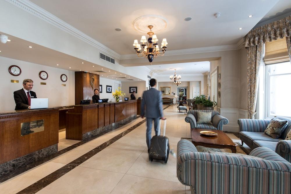 Park International Hotel - Lobby