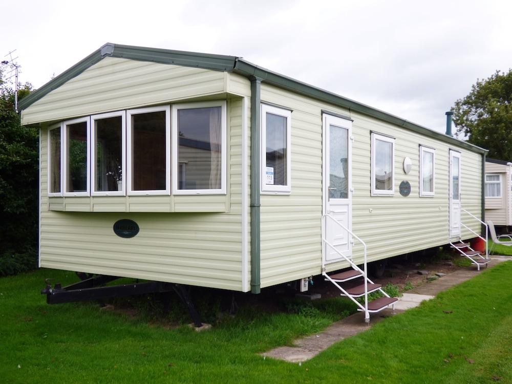 Caravan Hire at Sunnydale Holiday Park - Featured Image