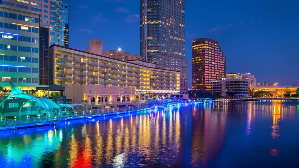 Hotel Tampa Riverwalk - Featured Image