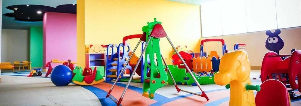 Luxury Penthouse - Children's play area - indoor