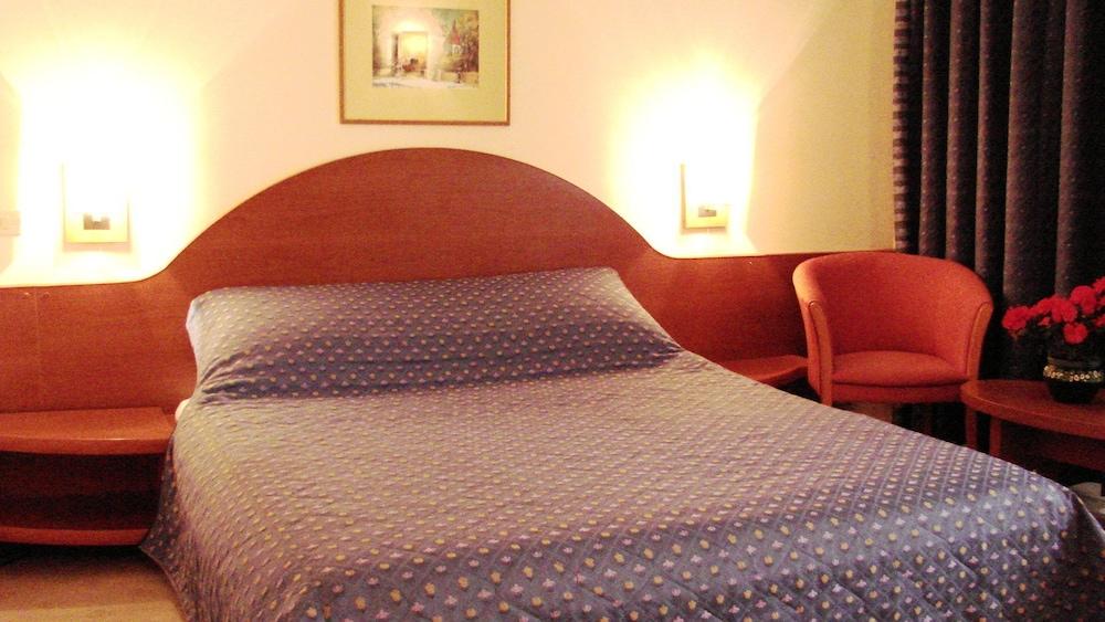 Hotel Irisa - Room