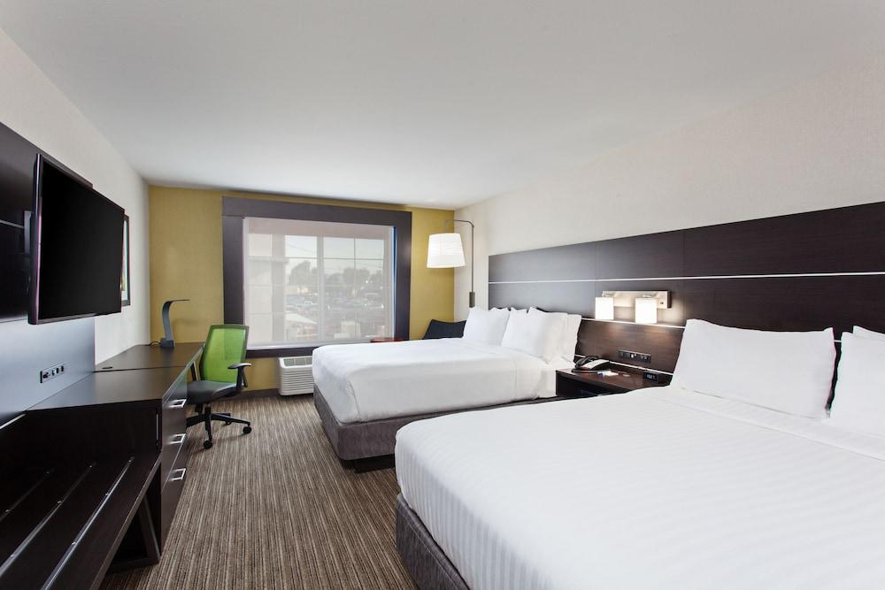 Holiday Inn Express Hotel & Suites Oakland-Airport, an IHG Hotel - Room