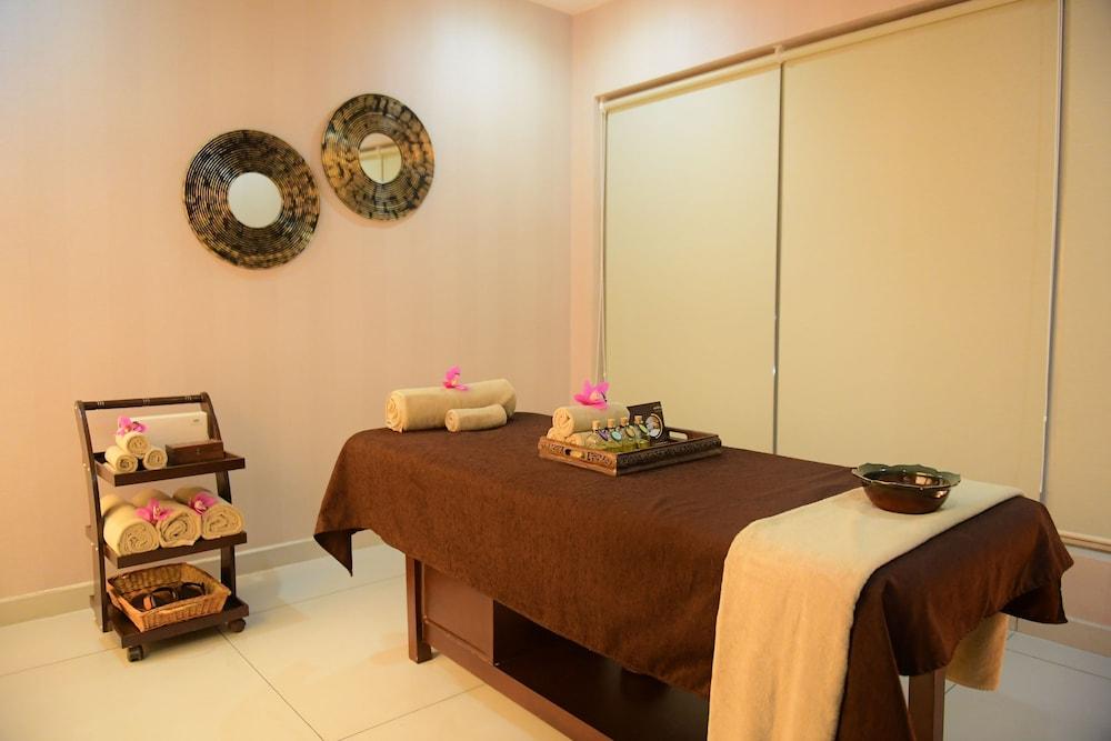 Novotel Guwahati GS Road Hotel - Treatment Room
