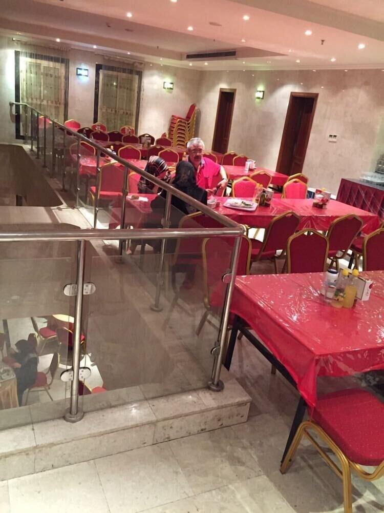 رحاب الدوحة - Restaurant