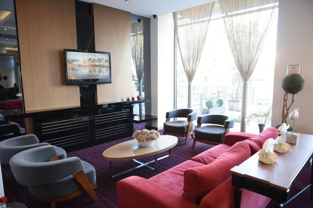 Baliktasi City Hotel - Lobby Sitting Area