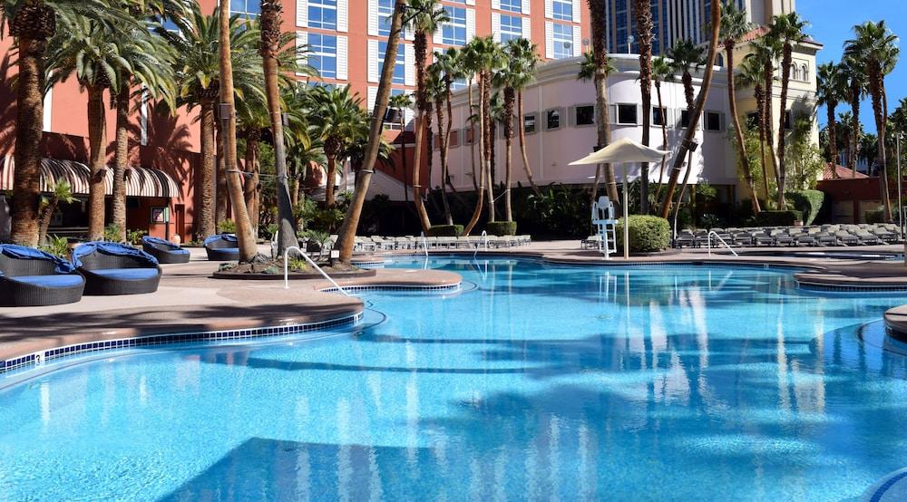 Treasure Island – TI Las Vegas Hotel  Casino, a Radisson Hotel - Outdoor Pool