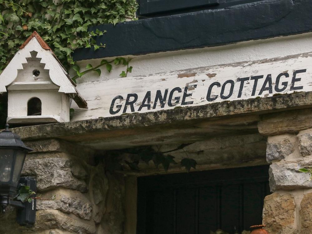 Grange Cottage - Interior