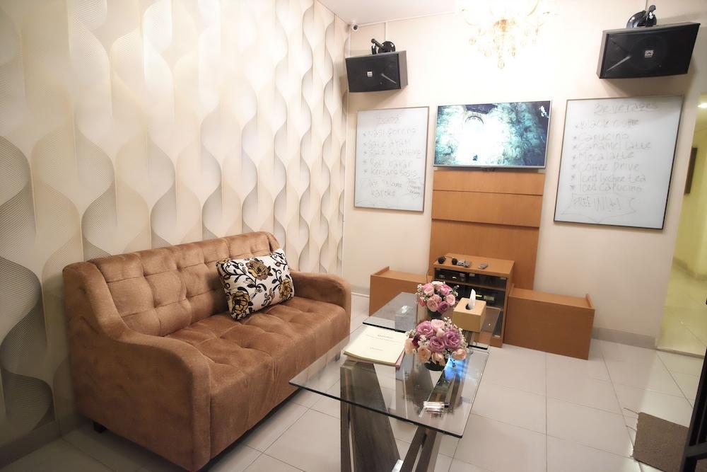 City Inn Jakarta - Lobby Lounge