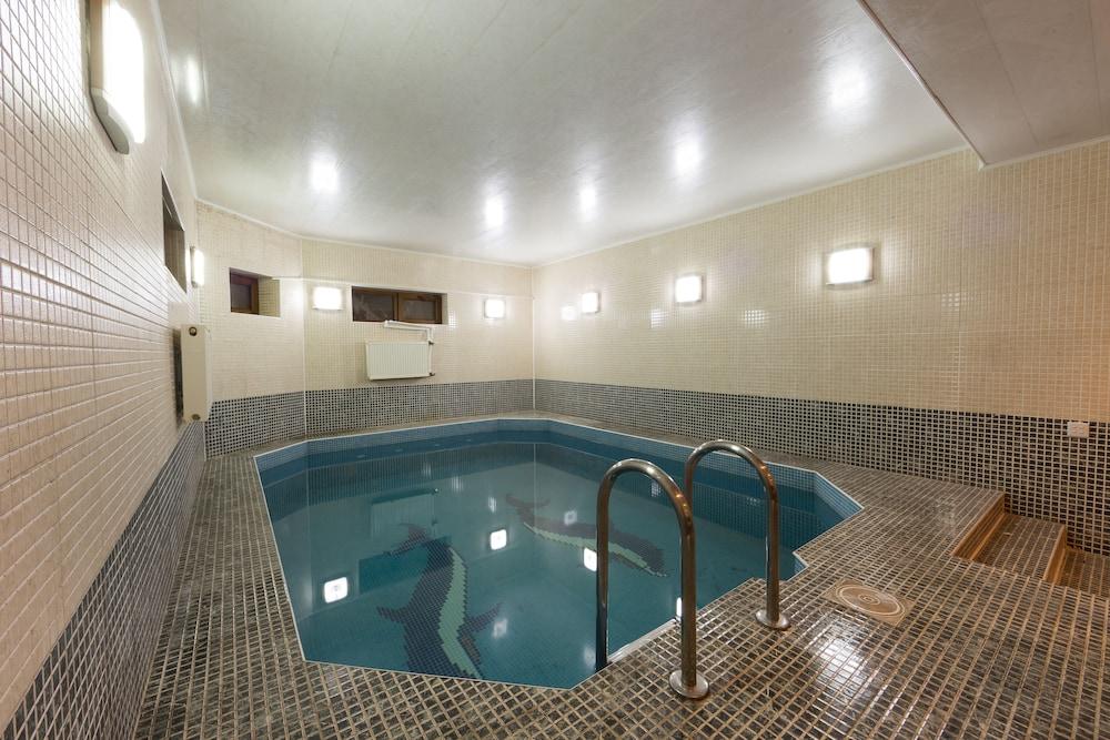 Premier Hotel - Indoor Pool