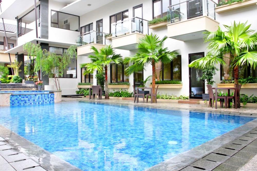 Anugrah Hotel - Outdoor Pool