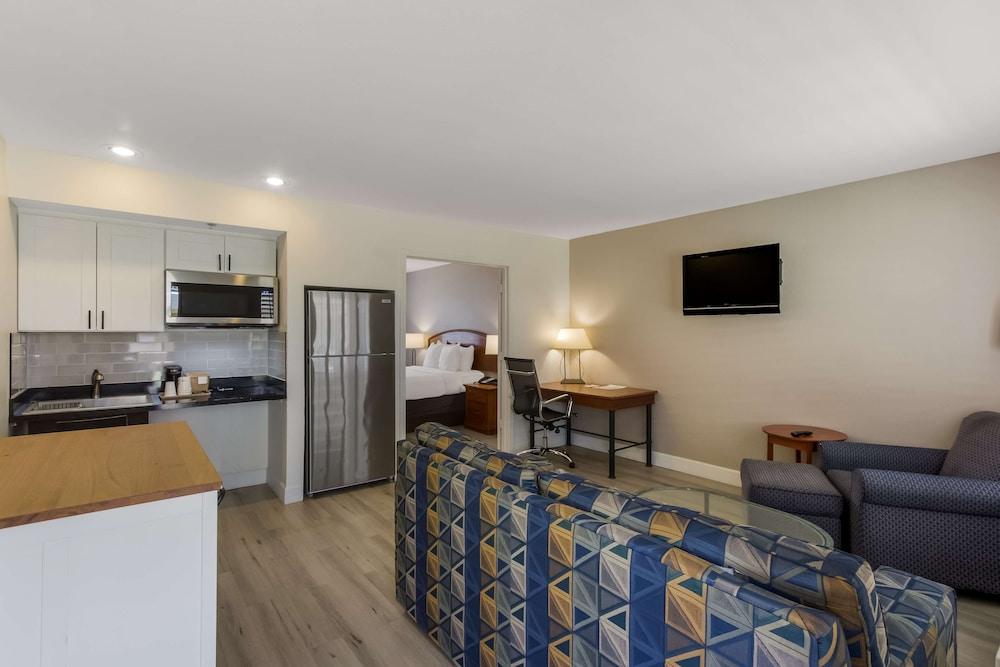 SureStay Plus Hotel by Best Western Tempe University - Featured Image