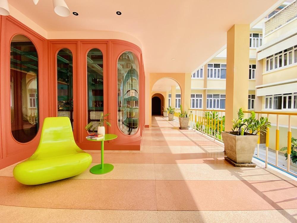 Miami Hotel - Exterior