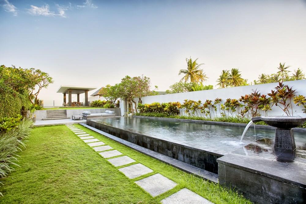 Bali Diamond Villas - Infinity Pool