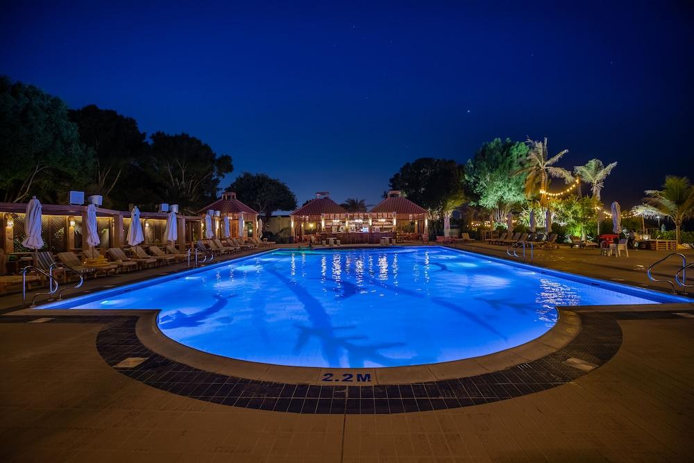 Umm Al Quwain Beach Hotel - Outdoor Pool