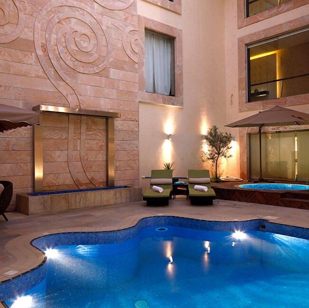 فندق جراند بلازا التخصصي-الرياض - Indoor/Outdoor Pool