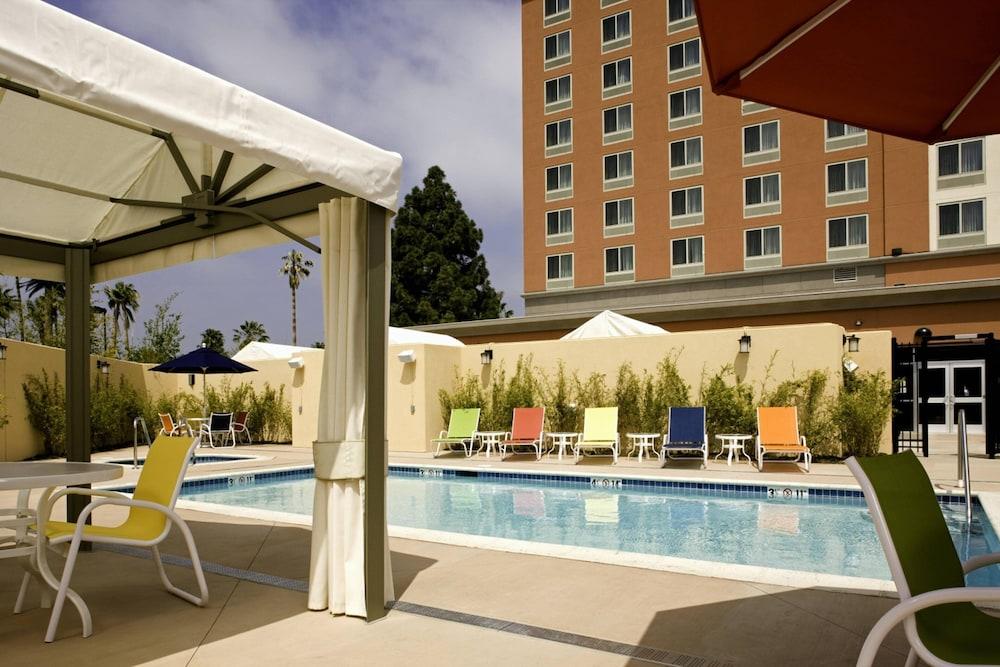 Courtyard by Marriott Los Angeles Westside - Outdoor Pool
