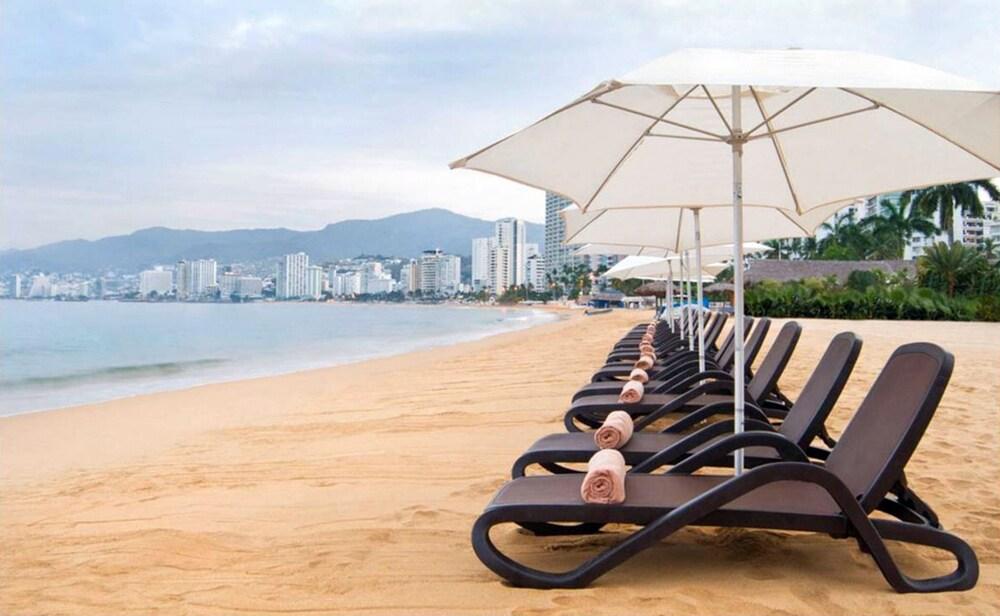 Dreams Acapulco Resorts & Spa - All Inclusive - Beach