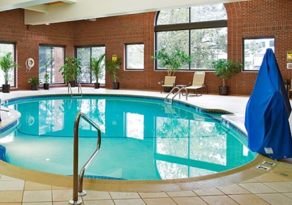 Doubletree by Hilton Hotel Leominster - Indoor Pool