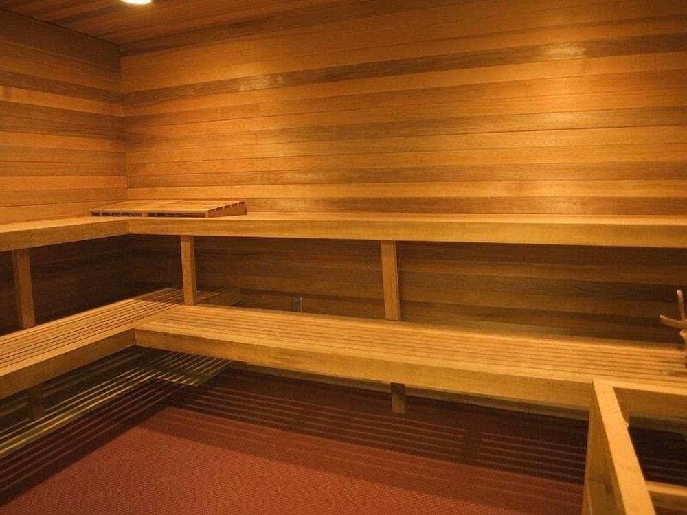 Best Western Coyote Point Inn - Sauna